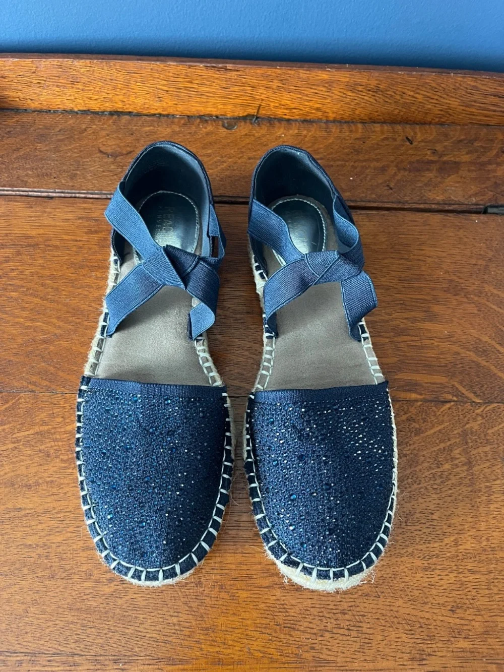Kenneth Cole Reaction LUNA Sparkly Espadrille Flat Sandal Navy 8.5 Like New!